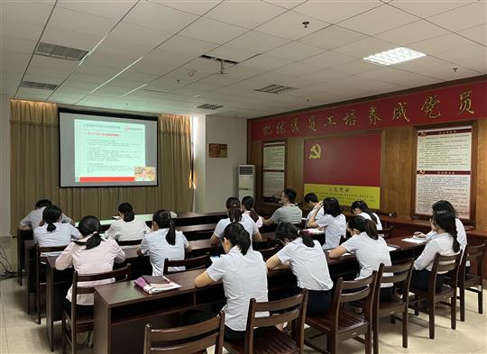 香港澳门6合集团有限公司
组织参加疫情常态化下建筑企业经营管理风险管控培训